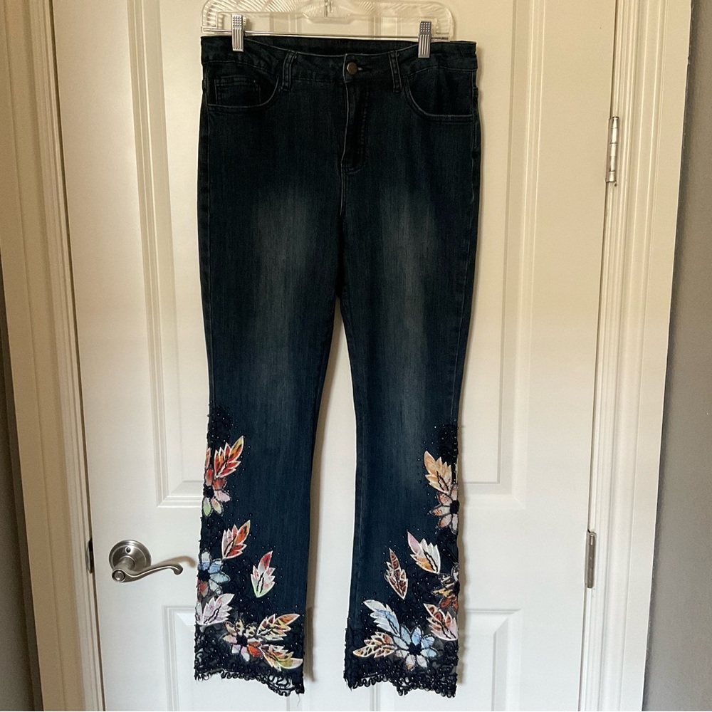 EUC Soft Surroundings beaded designs, flare jeans, sz 8